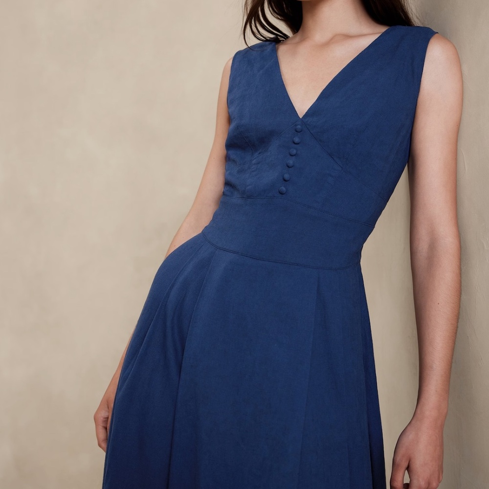 Banana Republic Linen Blend Blue Laguna Maxi dress - Picture 2 of 8